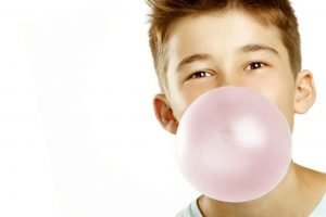 Sapevi che la gomma da masticare fa male?